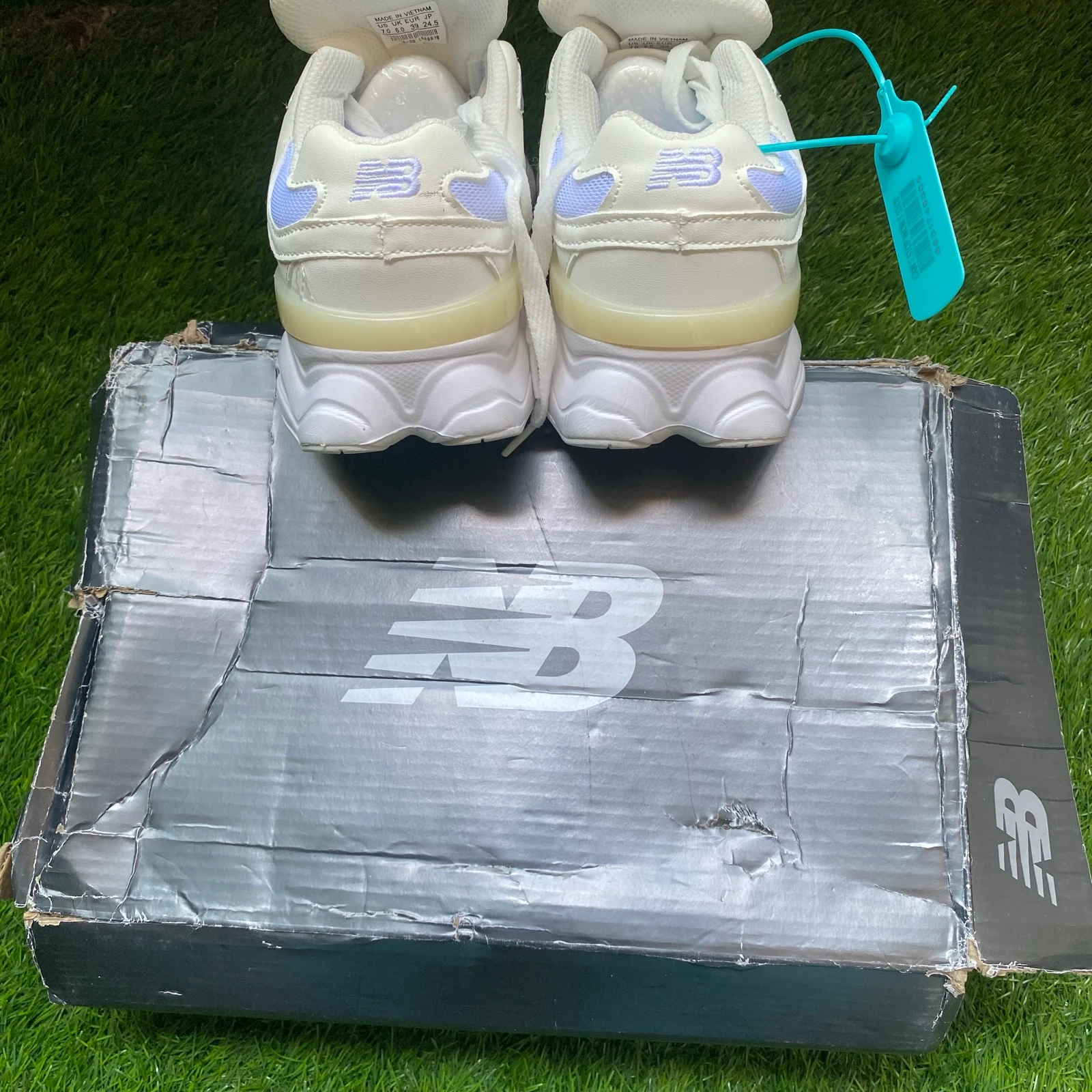 New Balance 9060 White | Size 39 | New | With Box – photo 4